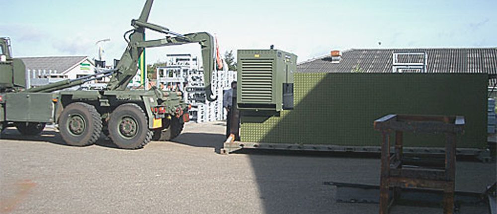 flatrack-1000x650px-8 Unloading flatrack from truck