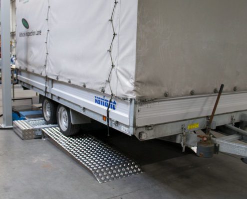 BM3010 bremseprøvestand med galvaniserede valser og pneumatisk løftesystem