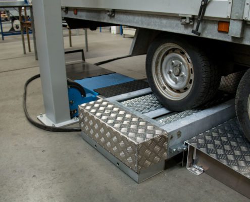 BM3010 bremseprøvestand med galvaniserede valser og pneumatisk løftesystem